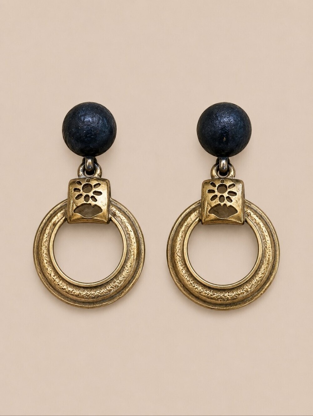 Vintage Circle Doorknocker Post Earrings